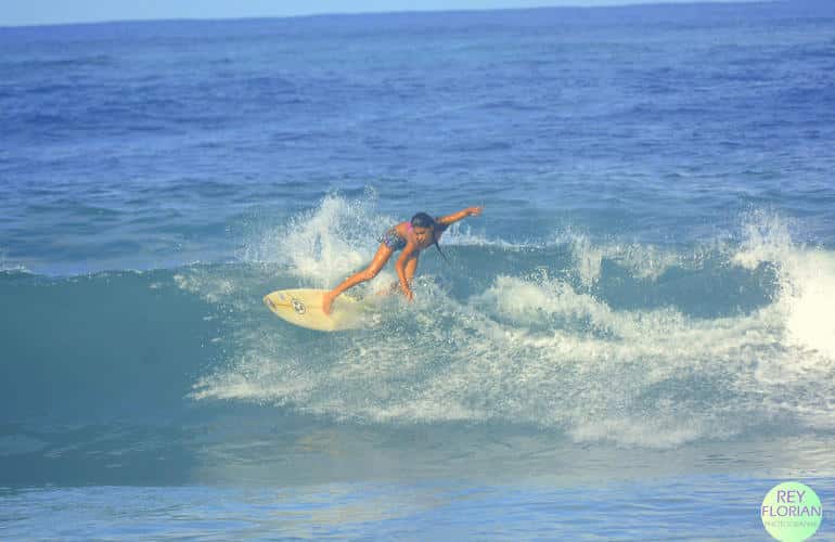 surf Polinesia francese Tahiti surfista inverno