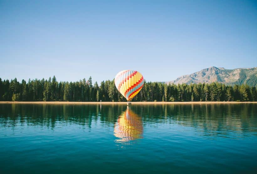 Mongolfiera sul lago Tahoe