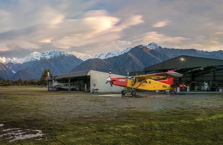 Skydiving sul ghiacciaio Franz Josef