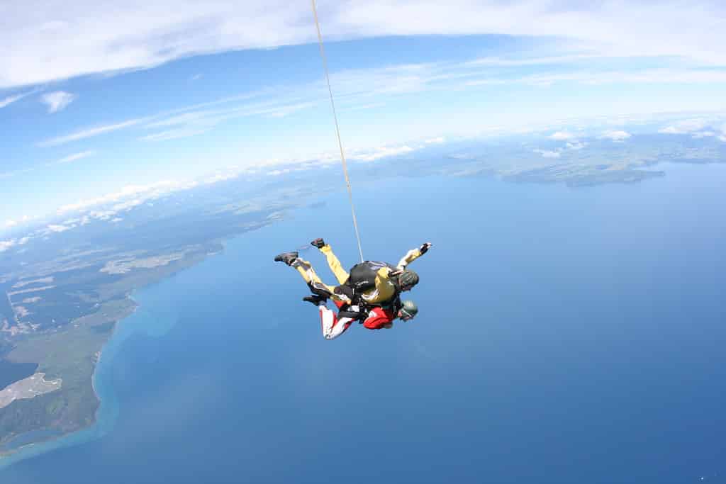 Paracadutismo sul lago Taupo