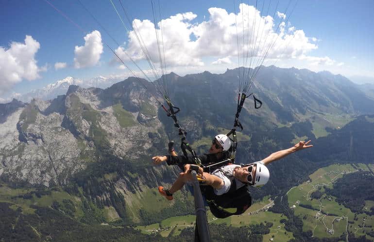 Parapendio sul Grand Bornand, Francia