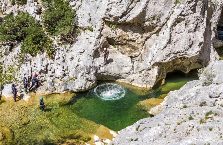 I 10 migliori posti per il canyoning nei Pirenei