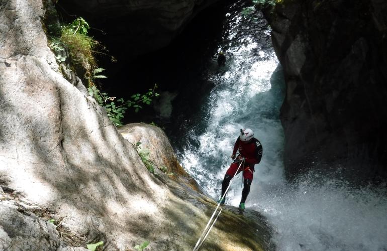 I 10 migliori posti per il canyoning nei Pirenei