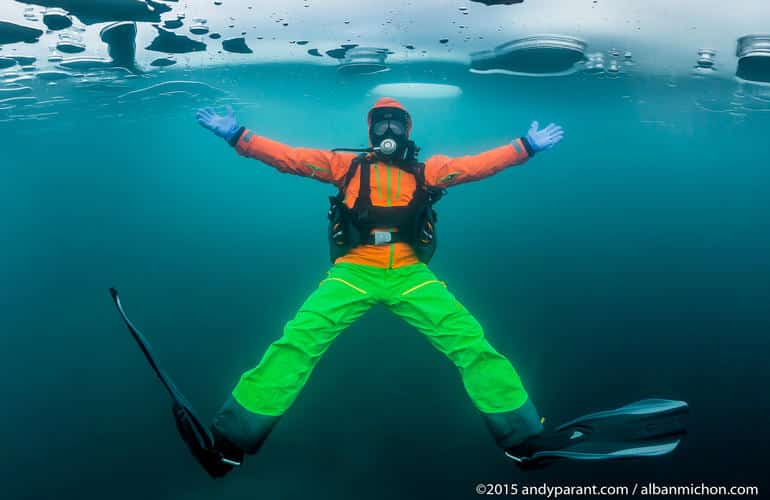 immersione sotto il ghiaccio