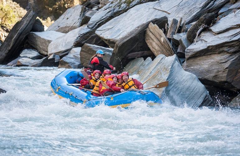 Rafting nel fiume Shotover a Queenstown.