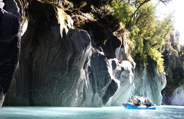 Rafting sul fiume Whataroa vicino a Franz Josef Galcier