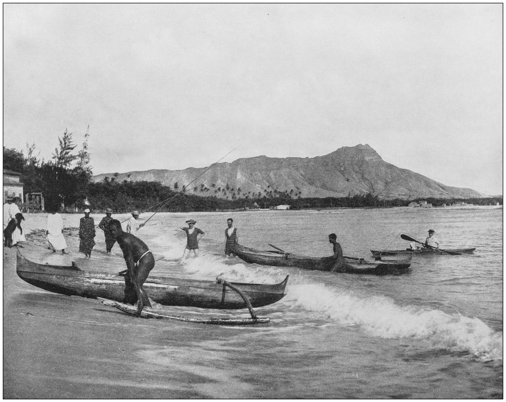 Una foto storica di canoe alle Hawaii