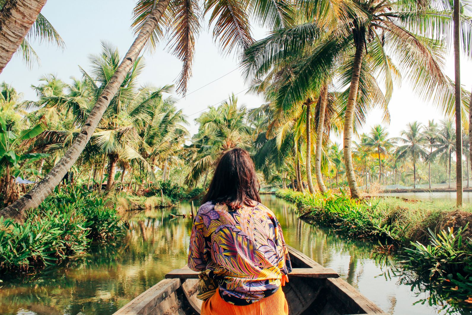 Una gita in barca attraverso le backwaters del Kerala.