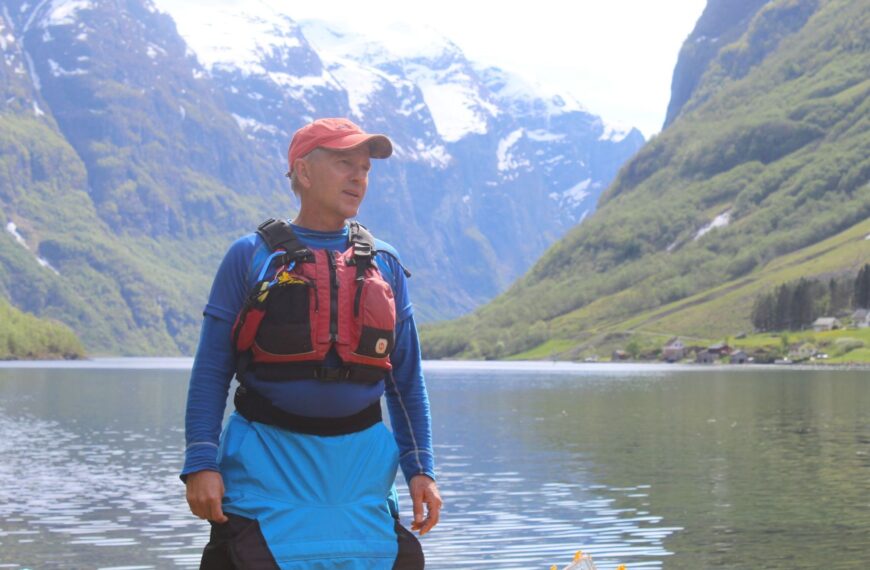 Il punto di riferimento della bellezza” – In kayak tra i fiordi della Norvegia occidentale.