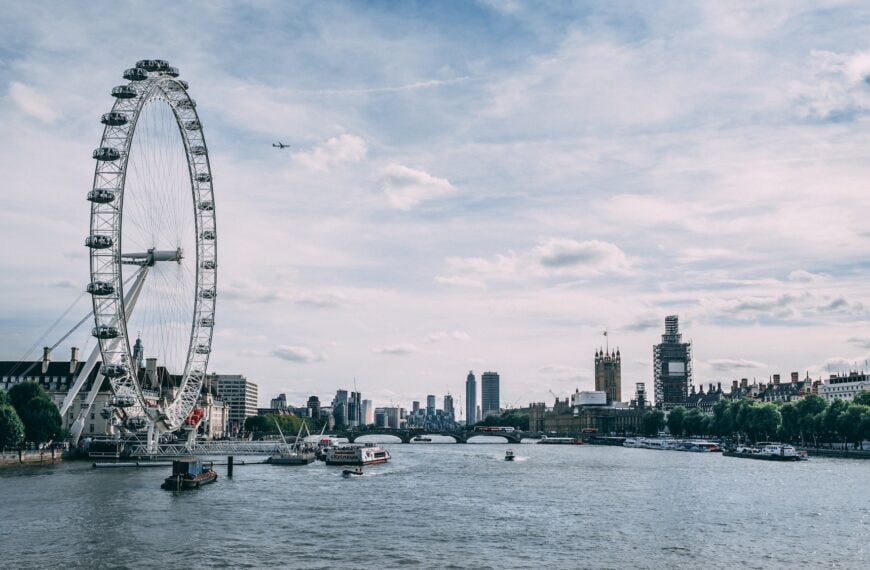 Esplorare Londra in Kayak: Guida su Come e Dove Avventurarsi
