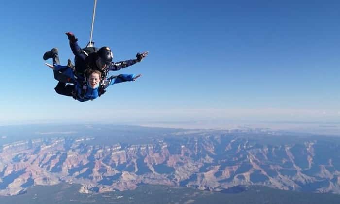 Skydiving nel Grand Canyon