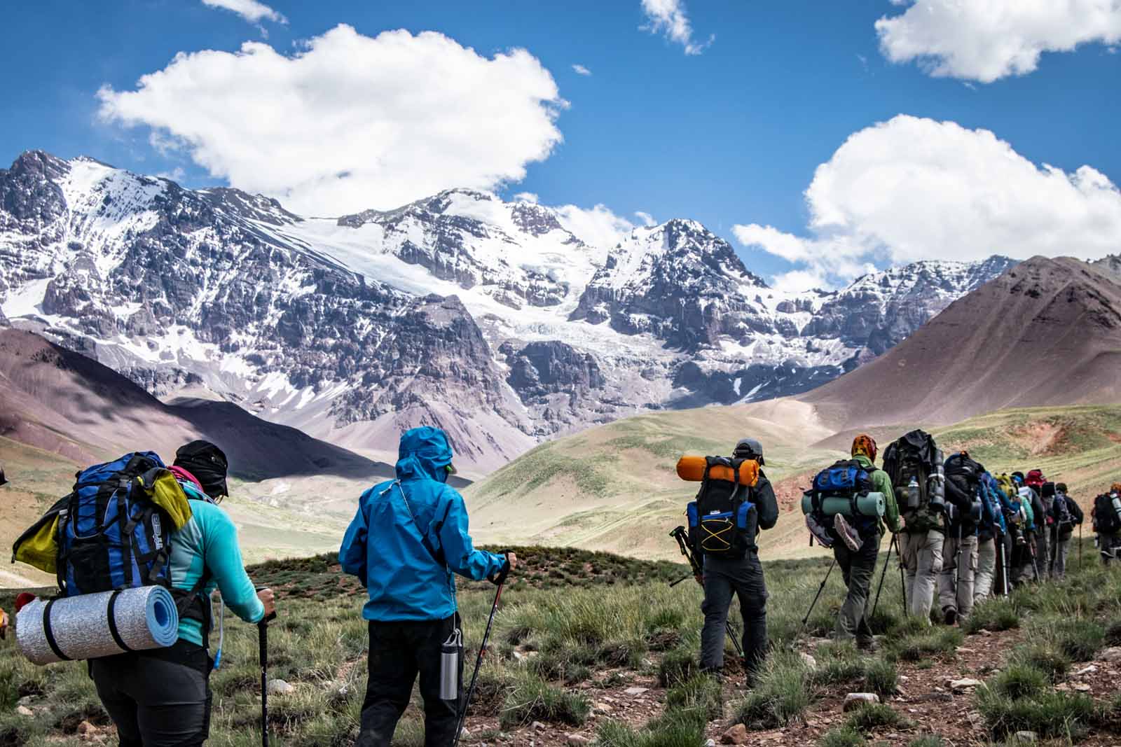 Un gruppo di escursionisti sulle Ande argentine