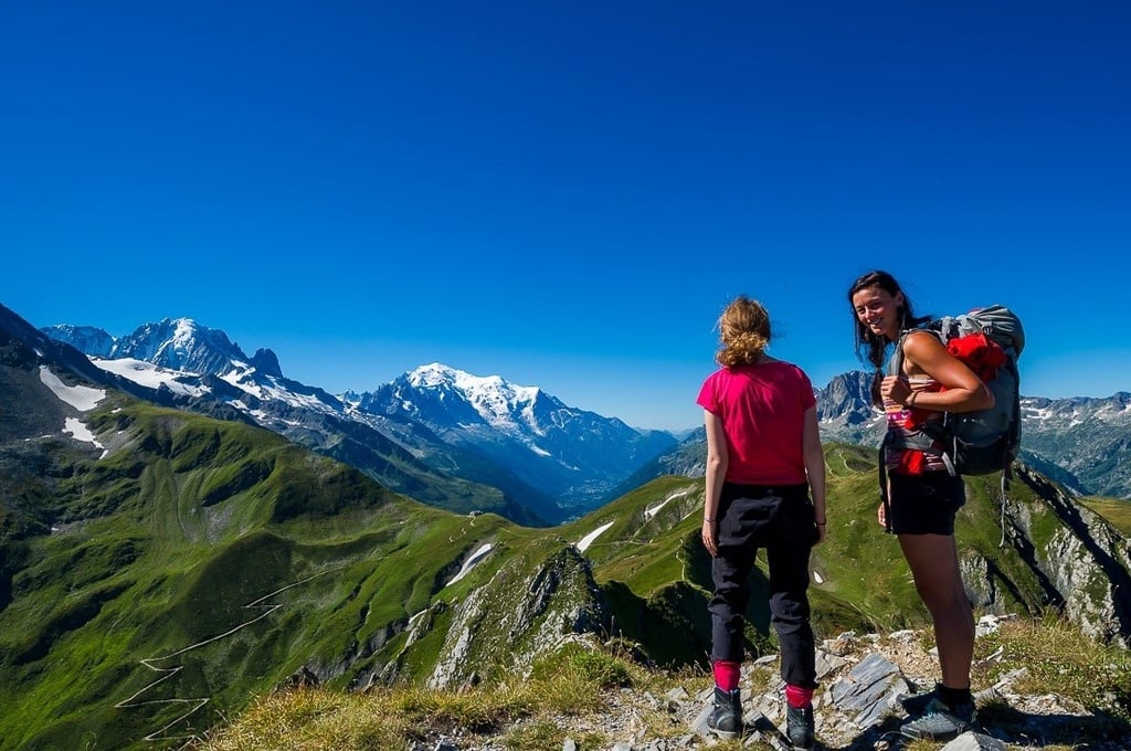 Due escursionisti al Tour del Monte Bianco